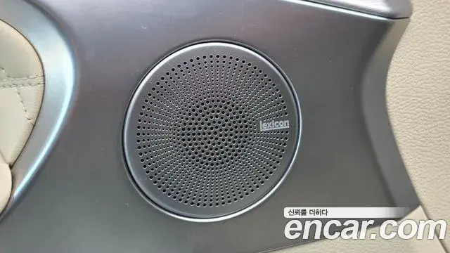 Genesis G70 2019 — Photo 14/20
