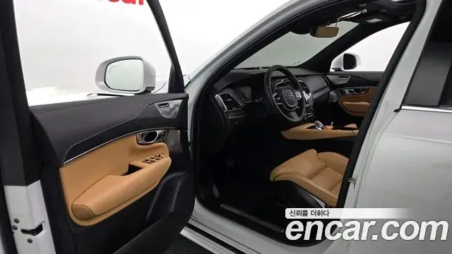 Volvo XC90 2023 — Фото 9/20