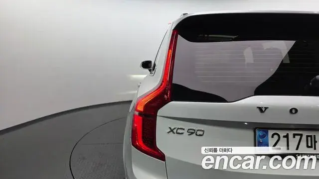 Volvo XC90 2023 — ფოტო 2/34