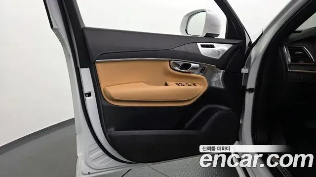Volvo XC90 2023 — ფოტო 12/34