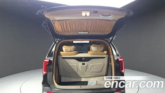 Kia Carnival 2023 — Photo 17/20