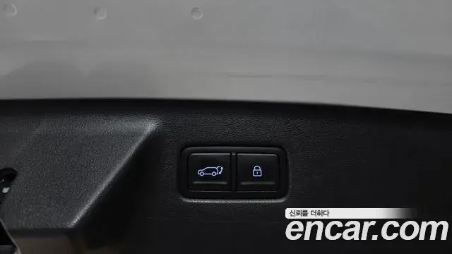 Hyundai Santa Fe 2025 — Фото 16/20