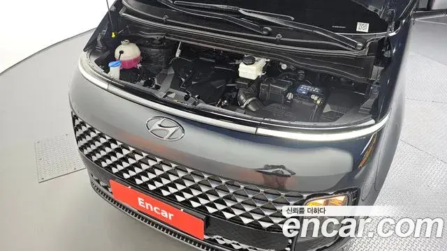 Hyundai Staria 2023 — Photo 6/20