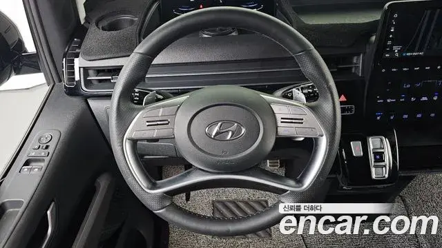 Hyundai Staria 2023 — Photo 14/20