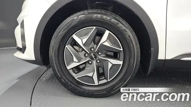 Kia Sorento 2023 — Фото 5/20