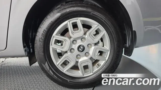 Hyundai Staria 2024 — Photo 9/30