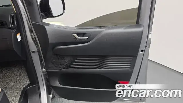 Hyundai Staria 2024 — Photo 11/30