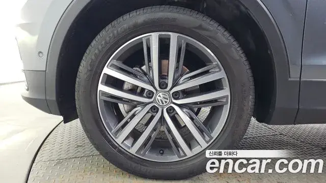 Volkswagen Tiguan Allspace 2020 — ფოტო 17/32