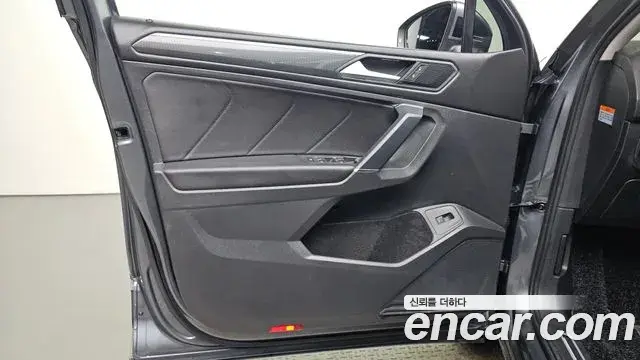 Volkswagen Tiguan Allspace 2020 — ფოტო 28/32