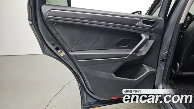 Volkswagen Tiguan Allspace 2020 — ფოტო 9/32