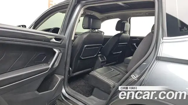 Volkswagen Tiguan Allspace 2020 — ფოტო 27/32