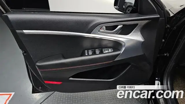 Genesis G70 2021 — ფოტო 11/36