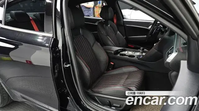 Genesis G70 2021 — ფოტო 24/36