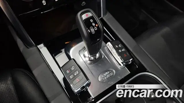 Land Rover Discovery Sport 2021 — Фото 9/20