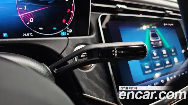 Mercedes-Benz E-Class 2025 — Photo 7/20