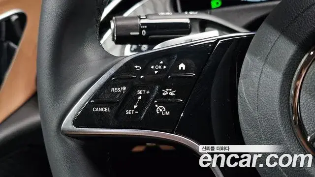 Mercedes-Benz E-Class 2025 — Photo 14/20