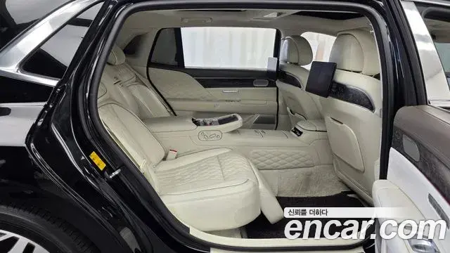 Genesis G90 2022 — Фото 12/20