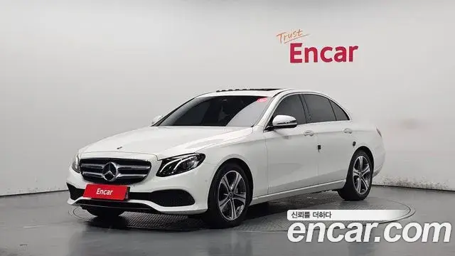Mercedes-Benz E-Class 2018 — Фото 1/20