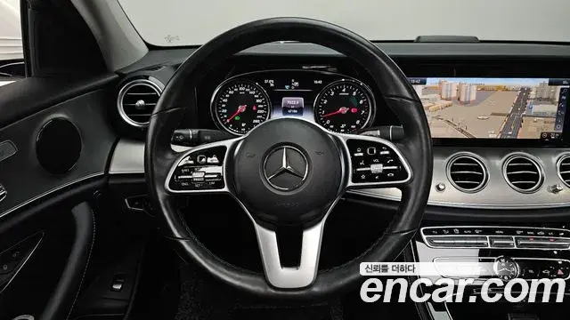 Mercedes-Benz E-Class 2018 — Фото 13/20