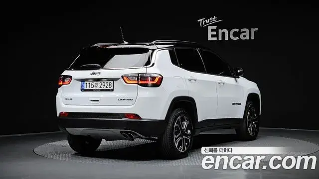 Jeep Compass 2022 — Photo 23/32