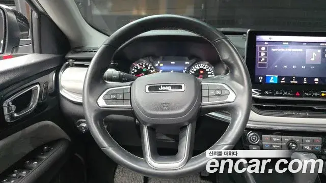 Jeep Compass 2022 — Photo 9/32