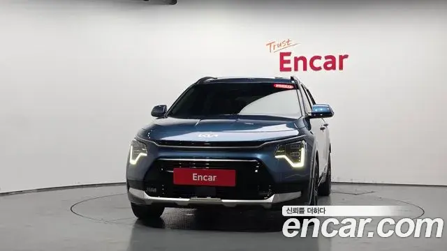 Kia Niro 2022 — Фото 3/20