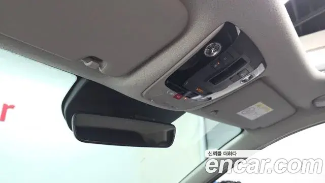 Kia Niro 2022 — Фото 18/20
