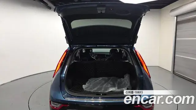 Kia Niro 2022 — Фото 20/20