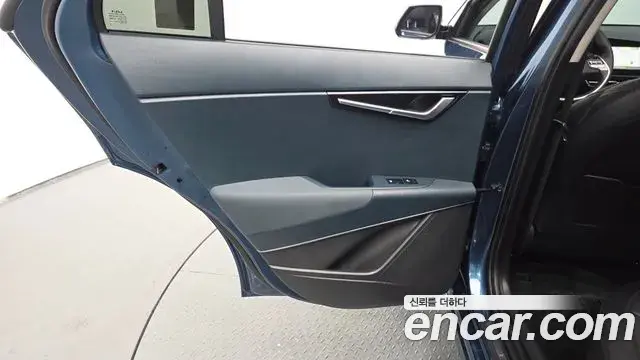 Kia Niro 2022 — ფოტო 6/31