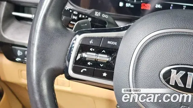 Kia Carnival 2020 — Şəkil 15/20