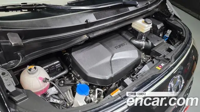 Hyundai Staria 2023 — Фото 6/20