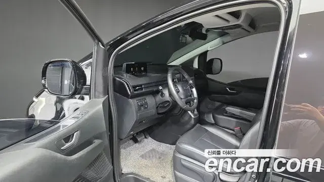 Hyundai Staria 2023 — Фото 10/20
