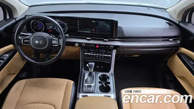 Kia Carnival 2021 — Photo 7/20
