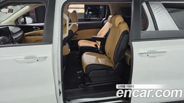 Kia Carnival 2021 — Photo 11/20