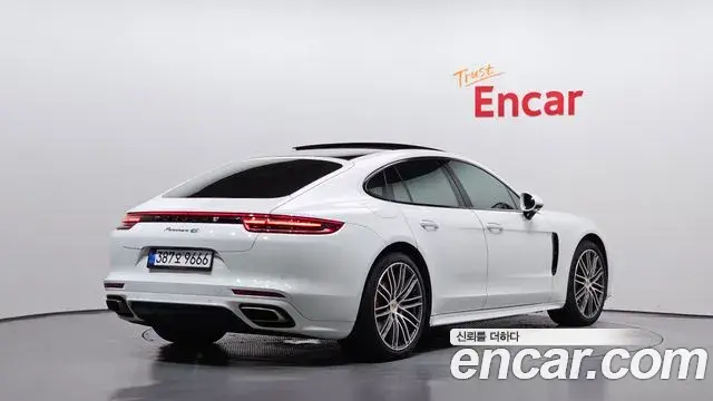 Porsche Panamera 2020 — Фото 2/20