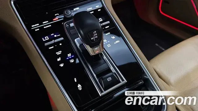 Porsche Panamera 2020 — Фото 9/20