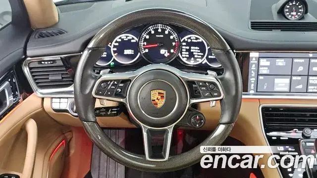 Porsche Panamera 2020 — Фото 11/20