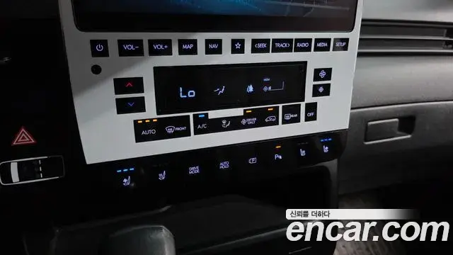 Hyundai Staria 2024 — Фото 17/20