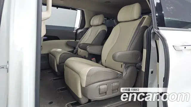 Kia Carnival 2022 — Фото 12/20