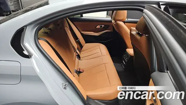BMW 3 Series 2024 — Фото 11/20