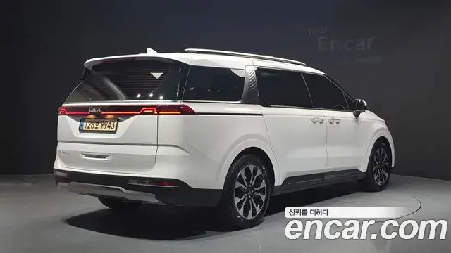 Kia Carnival 2021 — Photo 2/20