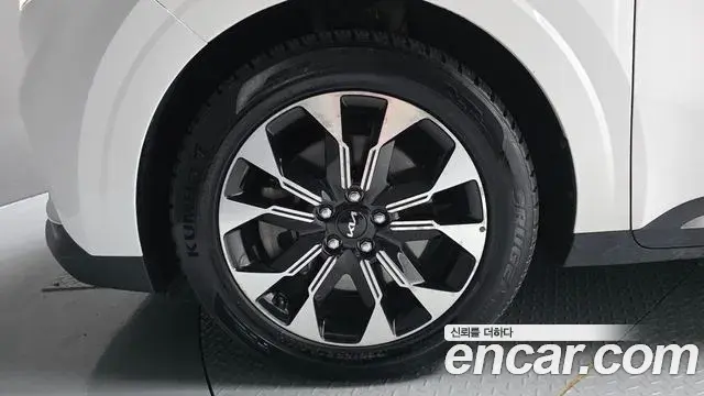 Kia Carnival 2021 — Photo 5/20