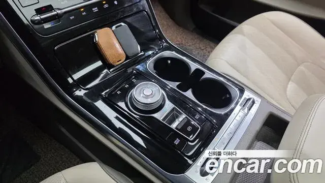Kia Carnival 2021 — Photo 9/20
