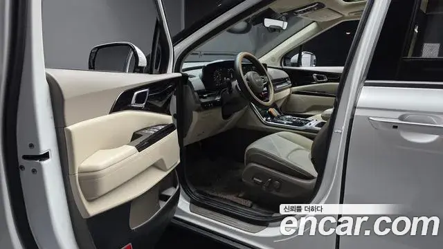 Kia Carnival 2021 — Photo 10/20