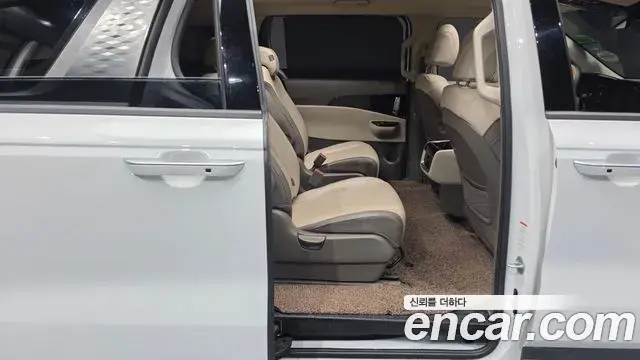 Kia Carnival 2021 — Photo 12/20
