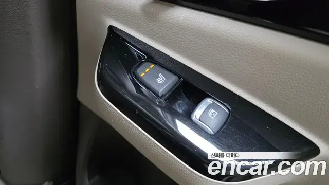 Kia Carnival 2021 — Photo 18/20