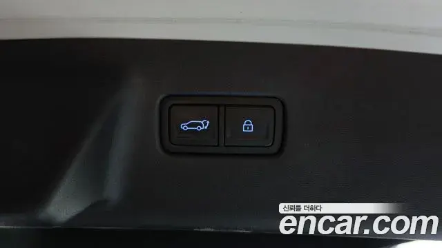Hyundai Santa Fe 2023 — Фото 18/20