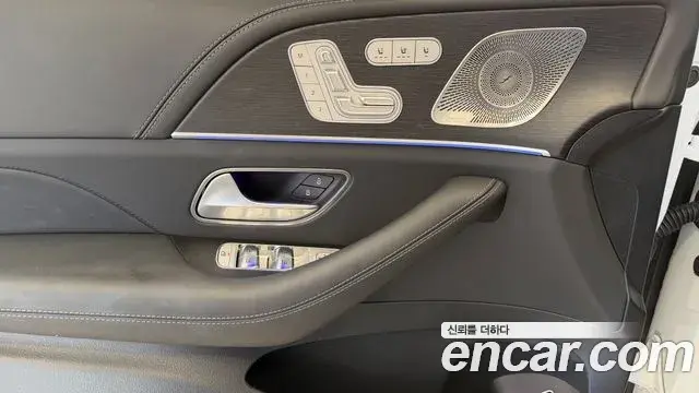 Mercedes-Benz GLE-Class 2026 — Фото 13/17