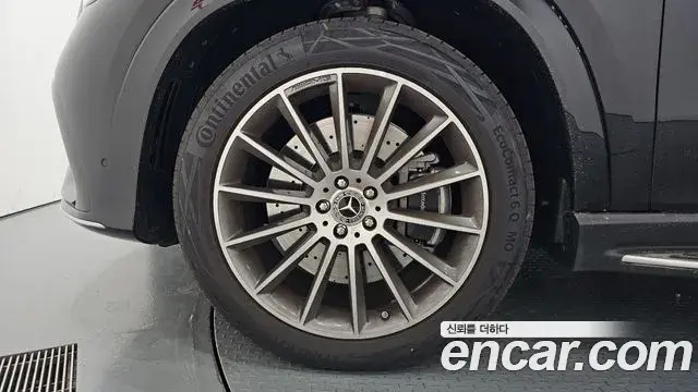 Mercedes-Benz GLE-Class 2025 — Photo 11/39