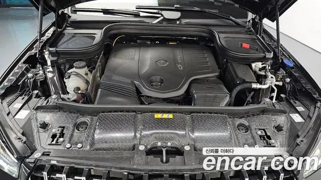 Mercedes-Benz GLE-Class 2025 — Photo 24/39